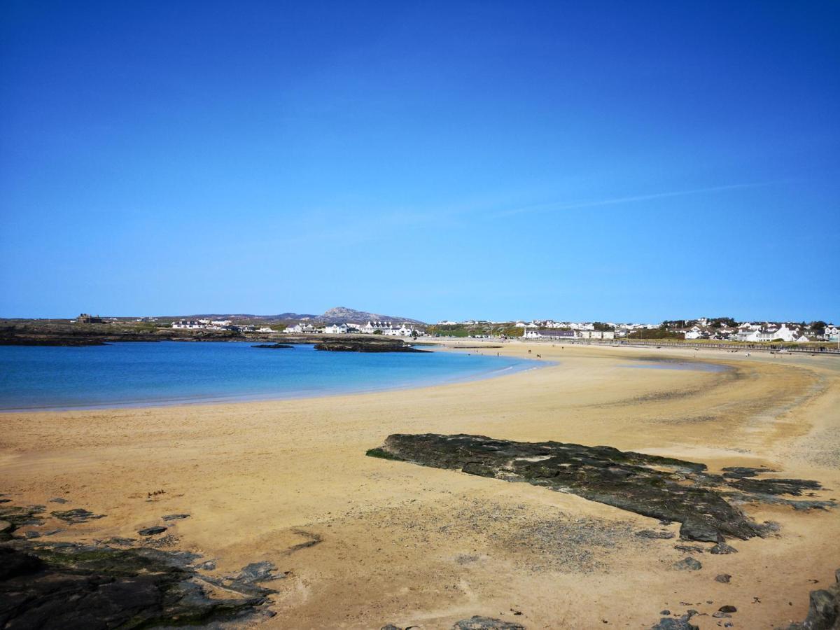 Isallt Cove