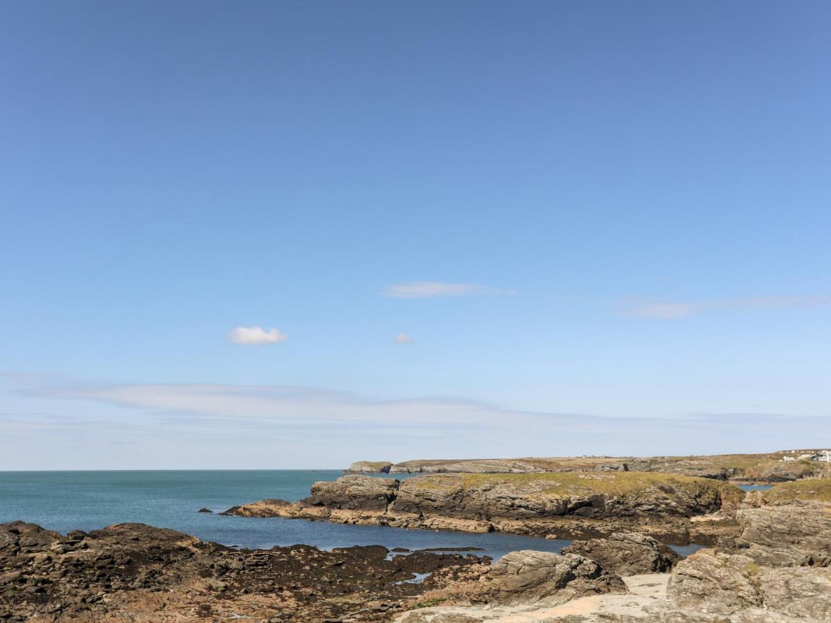Isallt Cove * Trearddur
